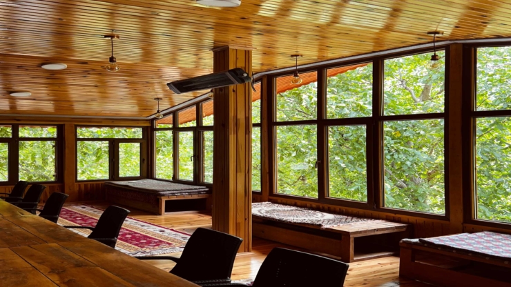 Café and lounge